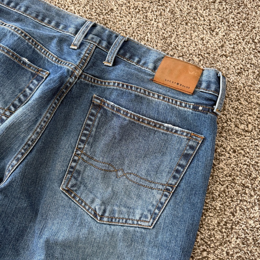 Lucky Brand 221 Straight Leg Jeans Mens 33x30 Medium Wash Denim Classic Fit